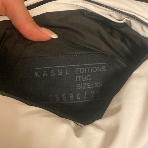 KASSL Padded Clutch - Picture 5 of 5
